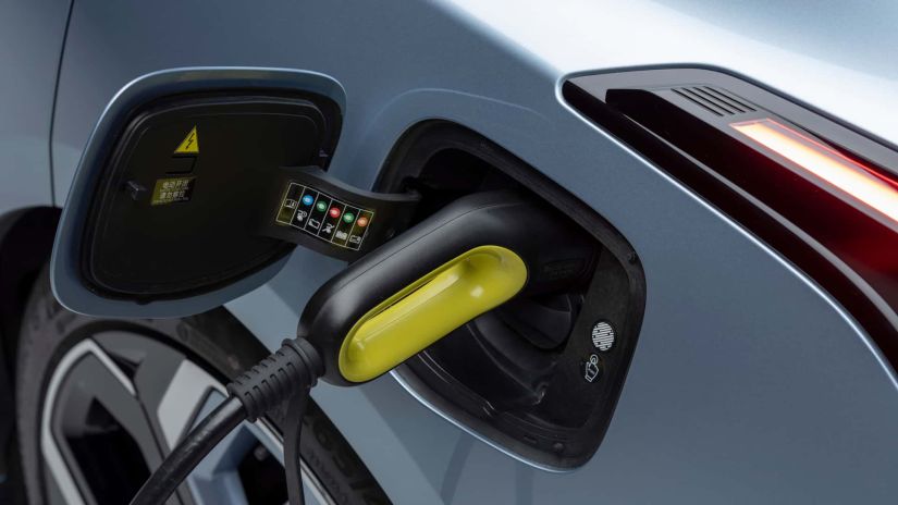 Zeekr mostra novo carro elétrico que carrega bateria em apenas 11 minutos
