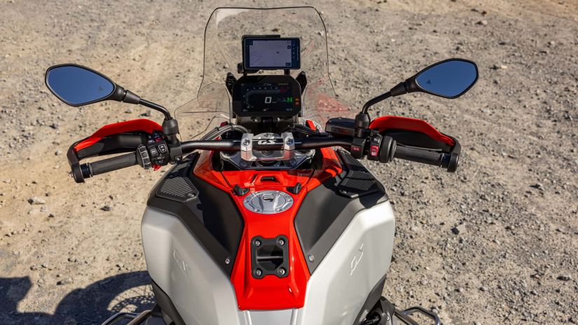 BMW lança nova moto R 1300 GS Adventure no mercado internacional
