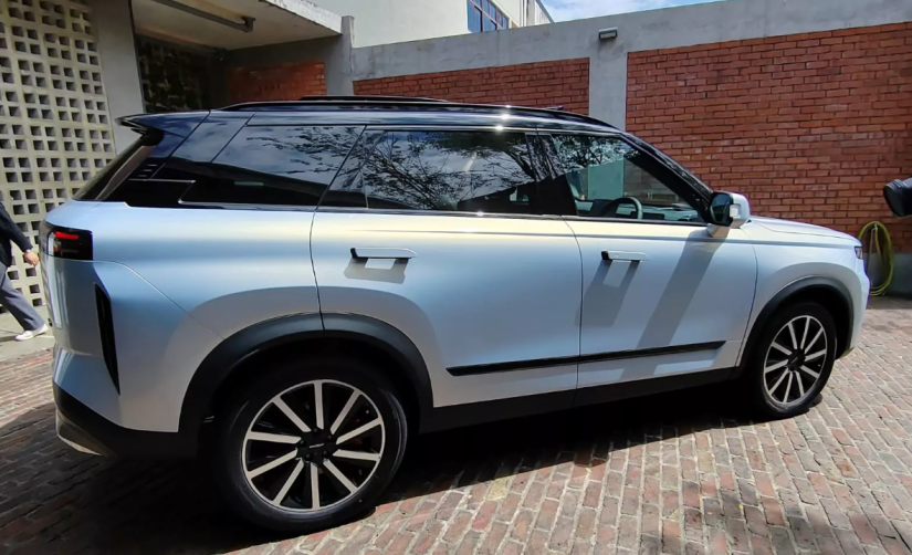 Jaecoo J7 estreia na Itália com 1.300 km de autonomia 