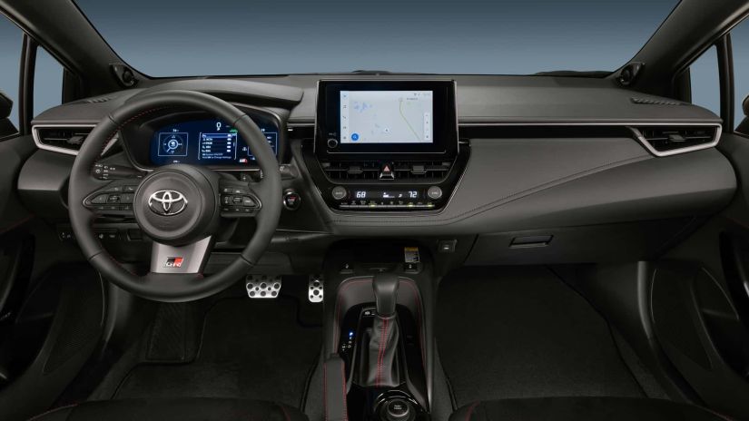 Toyota lança nos EUA nova versão do GR Corolla com câmbio automático