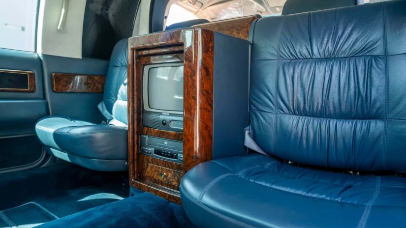 Limousine utilizada por Bill Clinton vai à leilão