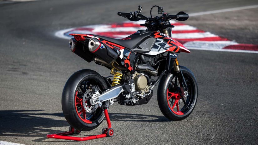 Ducati lança no Brasil nova Hypermotard 698 Mono 2025