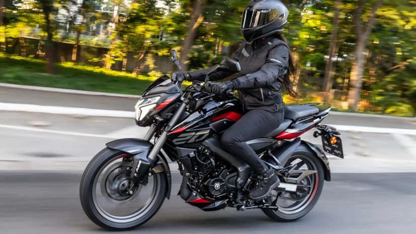 Bajaj lança versões 2026 das Dominar 160 e 200