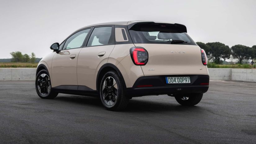 Aion UT entra em pré-venda para concorrer com BYD e Geely / Créditos: Divulgação GAC