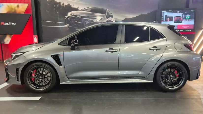 GR Corolla será vendido no Brasil somente com câmbio manual / Créditos: Divulgação Toyota