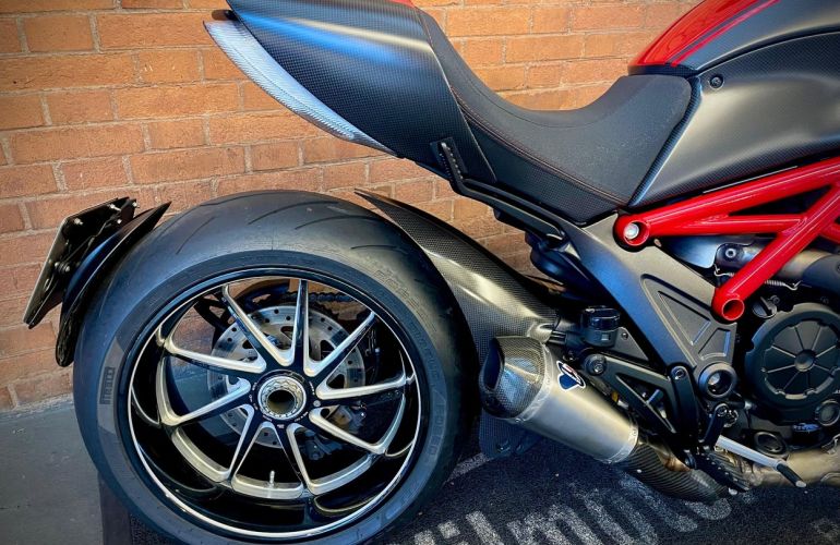 Ducati Diavel Carbon - Foto #10