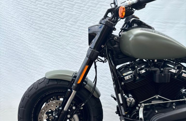 Harley-Davidson Softail Fat Bob 114 - Foto #10