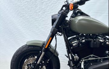 Harley-Davidson Softail Fat Bob 114 - Foto #10