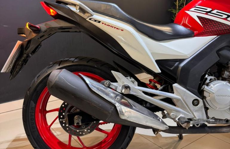 Honda Twister (ABS) - Foto #7