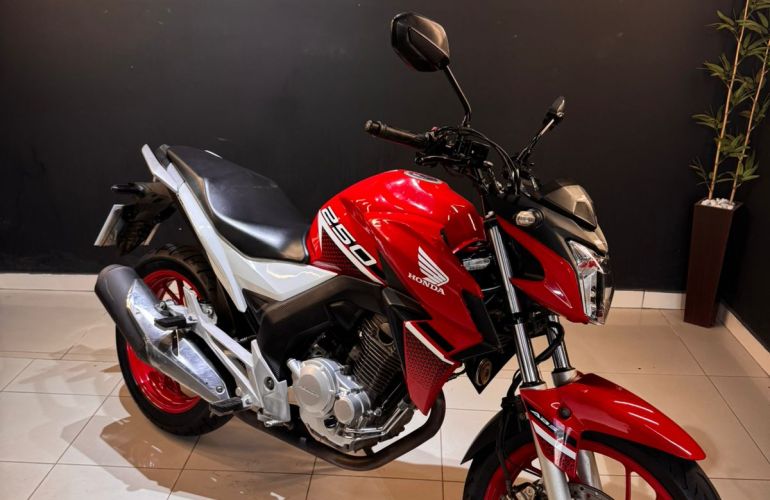 Honda Twister (ABS) - Foto #8