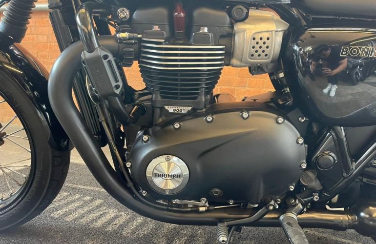 Triumph Bonneville T100 Black 900 - Foto #2