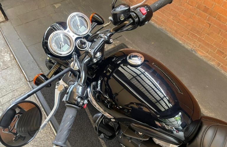 Triumph Bonneville T100 Black 900 - Foto #4