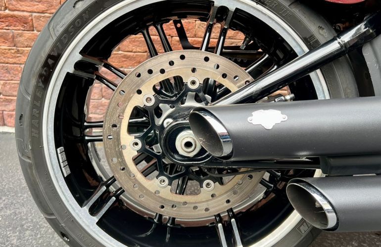 Harley-Davidson Softail Breakout 114 - Foto #6