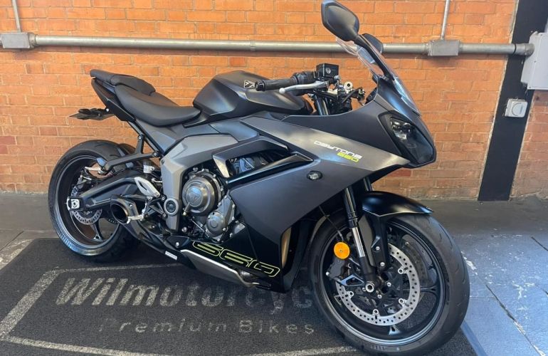 Triumph Daytona 660 - Foto #3