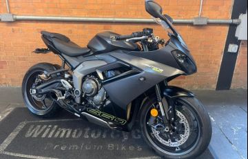 Triumph Daytona 660 - Foto #3