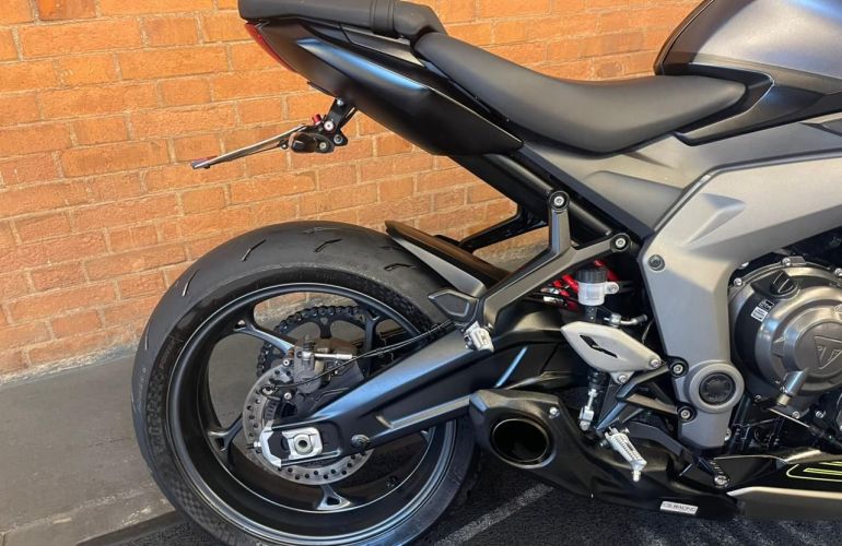 Triumph Daytona 660 - Foto #4