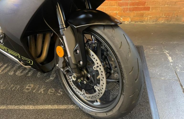 Triumph Daytona 660 - Foto #6