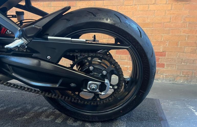 Triumph Daytona 660 - Foto #8