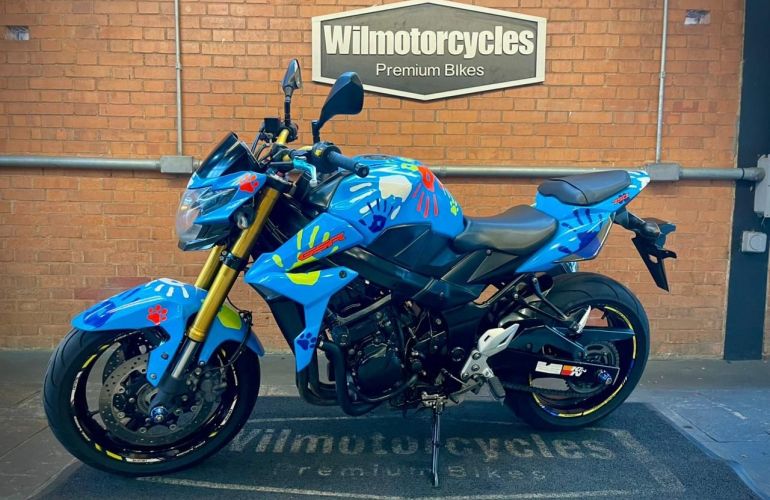 Suzuki Gsr 750 - Foto #10