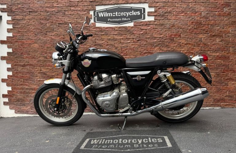 Royal Enfield Interceptor - Foto #10