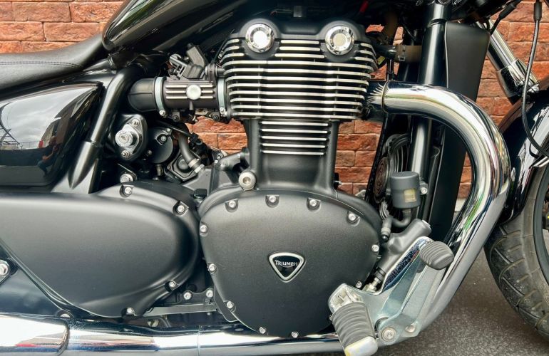 Triumph Thunderbird Storm Abs - Foto #2