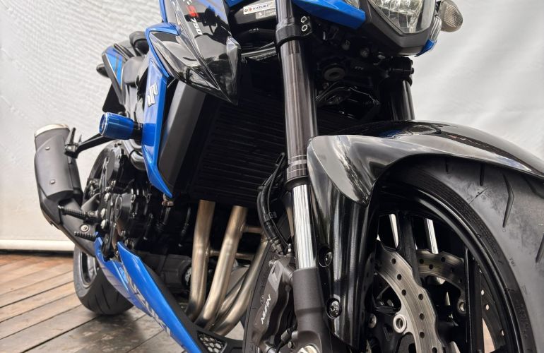 Suzuki Gsx S 750a - Foto #2
