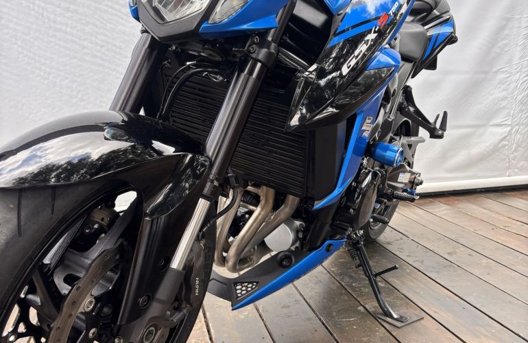 Suzuki Gsx S 750a - Foto #3