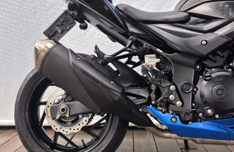 Suzuki Gsx S 750a - Foto #10
