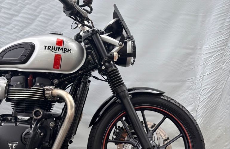 Triumph Street Twin - Foto #9