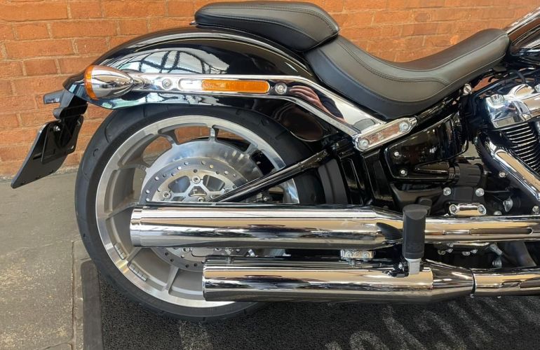 Harley-Davidson Softail Fat Boy 114 - Foto #2