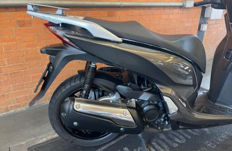 Honda SH 300i - Foto #2