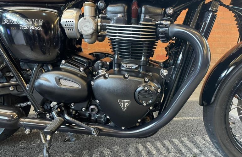 Triumph Bonneville T120 Black 1200 - Foto #3