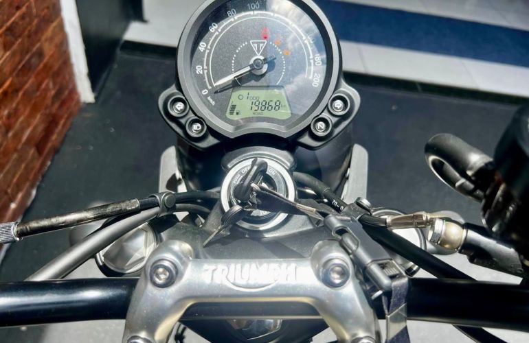 Triumph Speed Twin - Foto #2