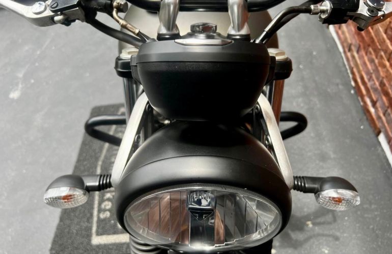 Triumph Speed Twin - Foto #8