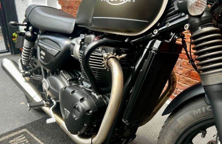 Triumph Speed Twin - Foto #9