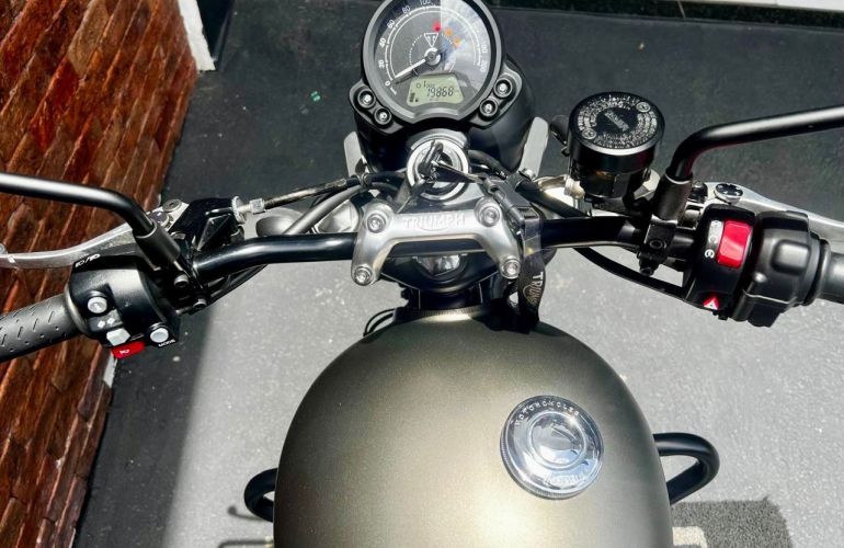 Triumph Speed Twin - Foto #10