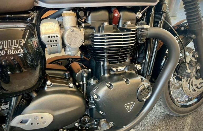 Triumph Bonneville T120 Black 1200 - Foto #9