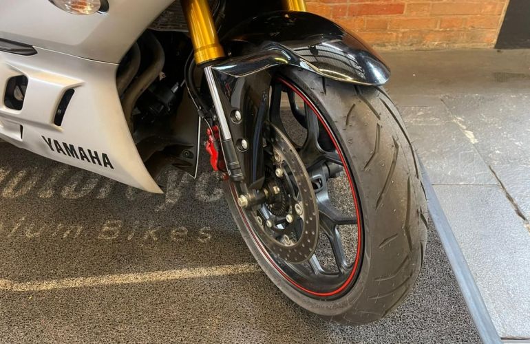 Yamaha YZF R3 (ABS) - Foto #4