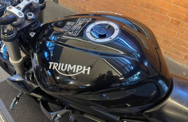 Triumph Street Triple 765 S - Foto #10