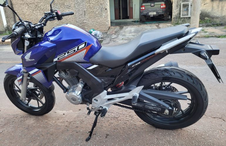 Honda Twister (CBS) - Foto #4