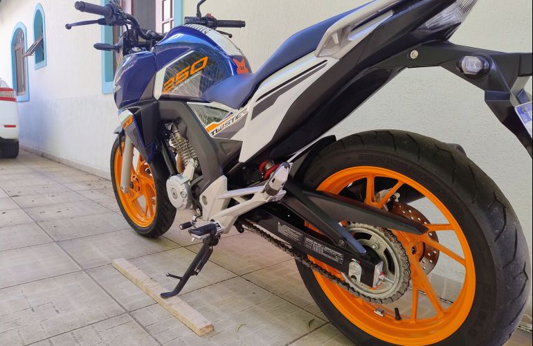 Honda Twister (ABS) - Foto #4