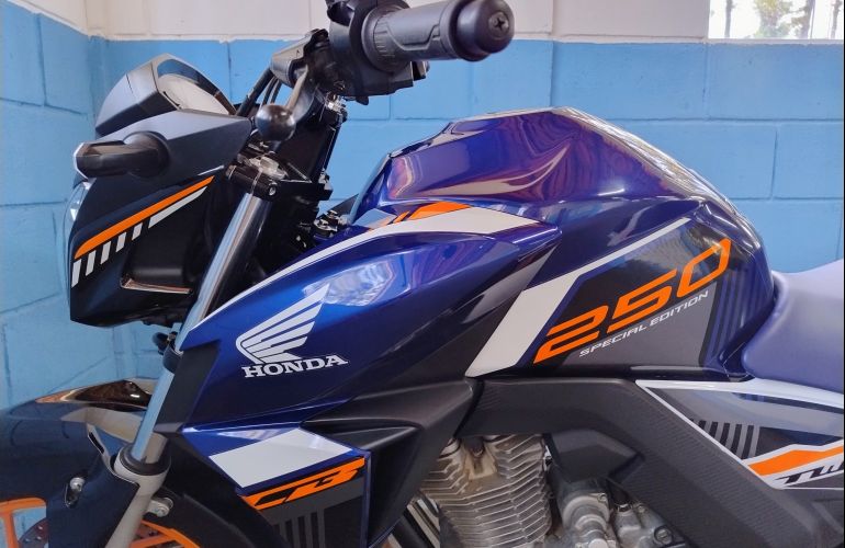 Honda Twister (ABS) - Foto #8