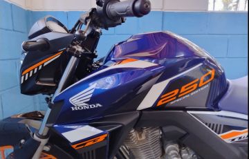 Honda Twister (ABS) - Foto #8
