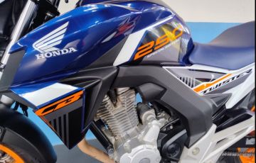 Honda Twister (ABS) - Foto #9