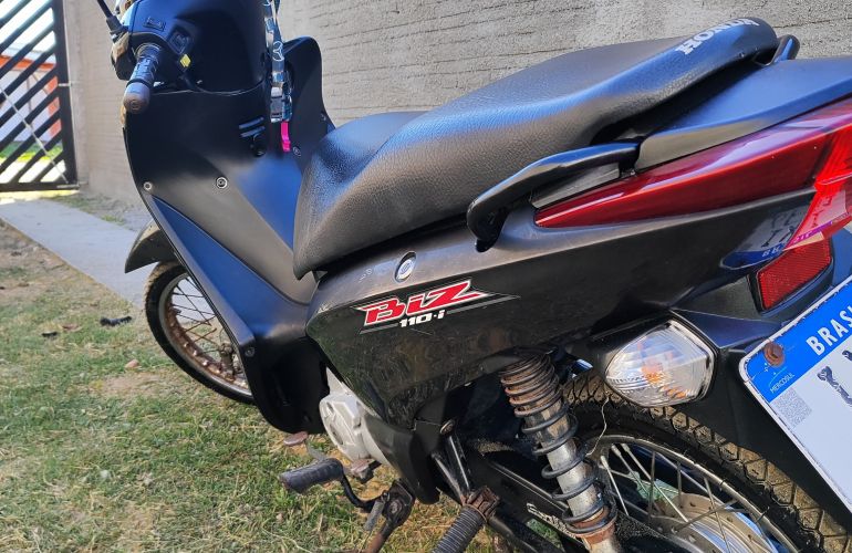 Honda BIZ 110i - Foto #4